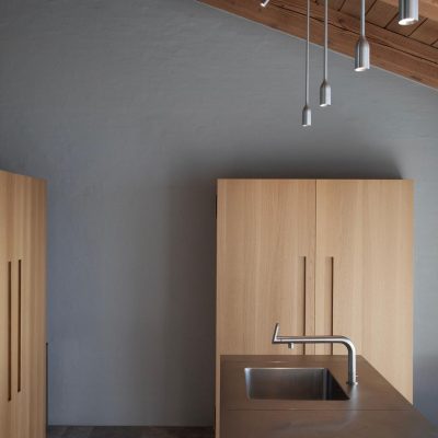 ONE A_lifestyle_Small Bell 45_Platinum_2