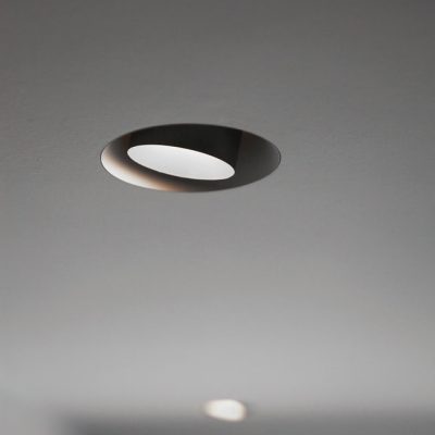 ONEA_Storm_Medium_Short_White-Black_01